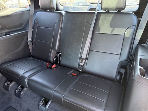 Used 2023 Chevrolet Traverse LT image 29