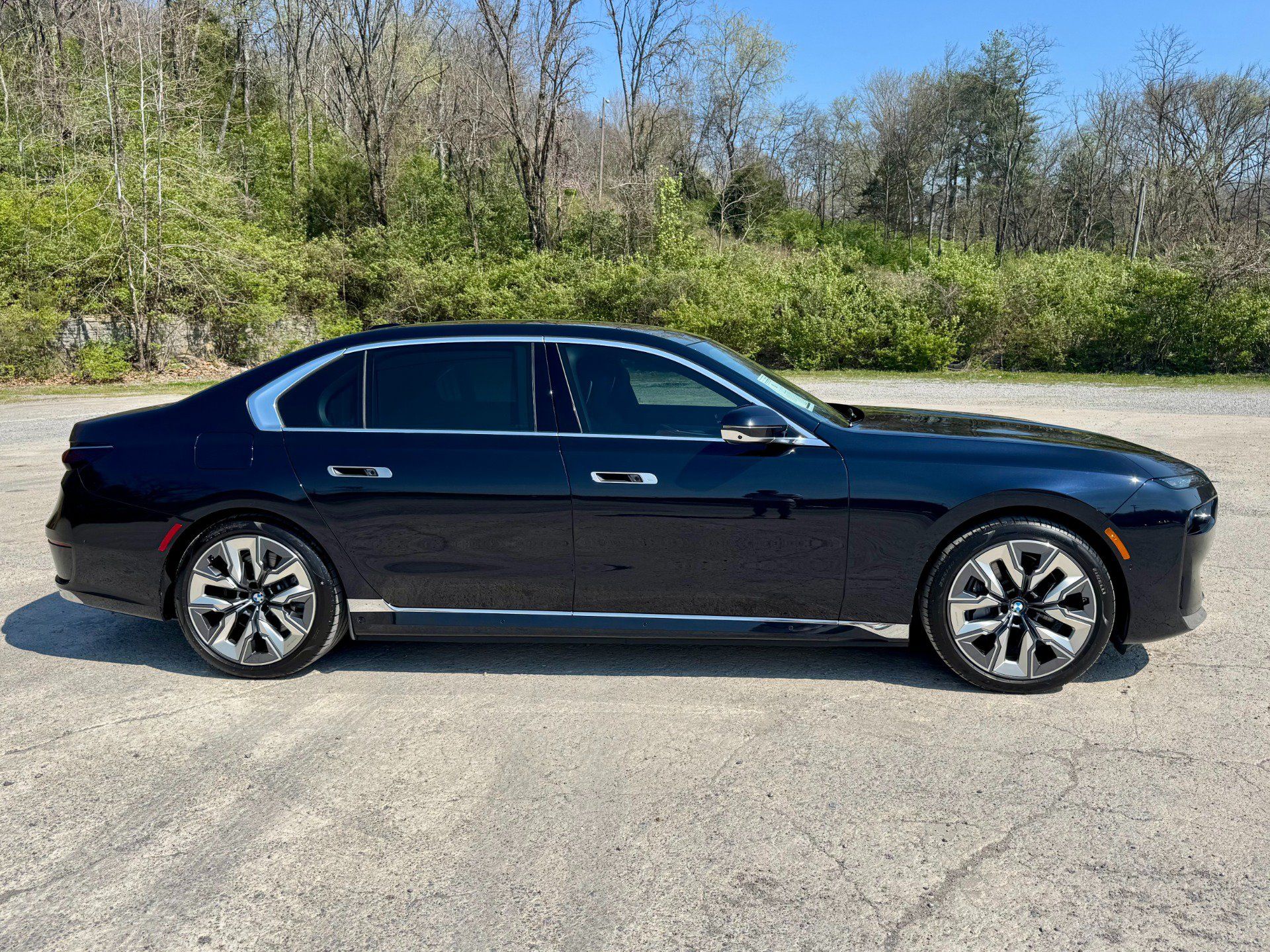 Used 2025 BMW i7 eDrive50 w/ Executive Package RWD image 8