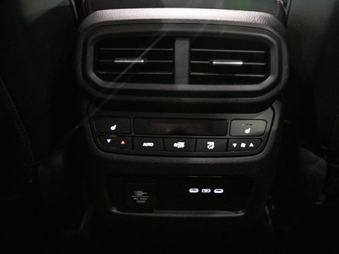 Used 2025 Honda Pilot Black Edition image 15