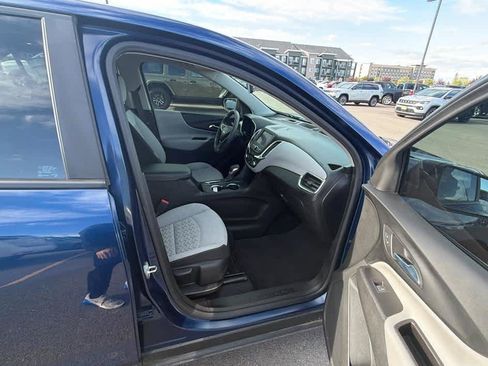 Used 2022 Chevrolet Equinox LS AWD/4WD image 30