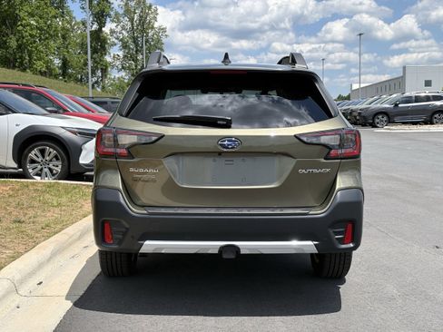 Certified 2022 Subaru Outback Limited w/ Popular Package #2 AWD/4WD image 10
