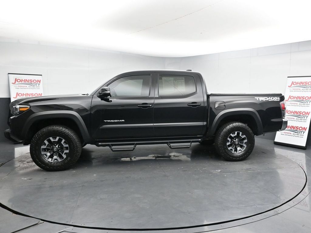 Used 2022 Toyota Tacoma TRD Off-Road AWD/4WD image 5