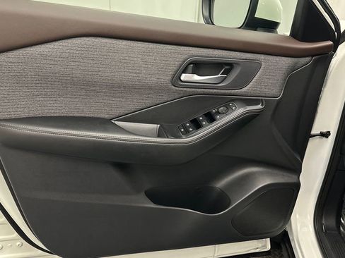 Certified 2023 Nissan Rogue SV image 14