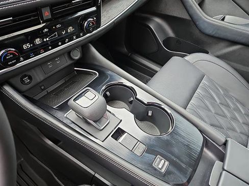 Used 2025 Nissan Rogue Platinum w/ Platinum Premium Package image 20