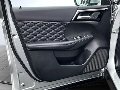 Used 2023 Mitsubishi Outlander SEL image 28