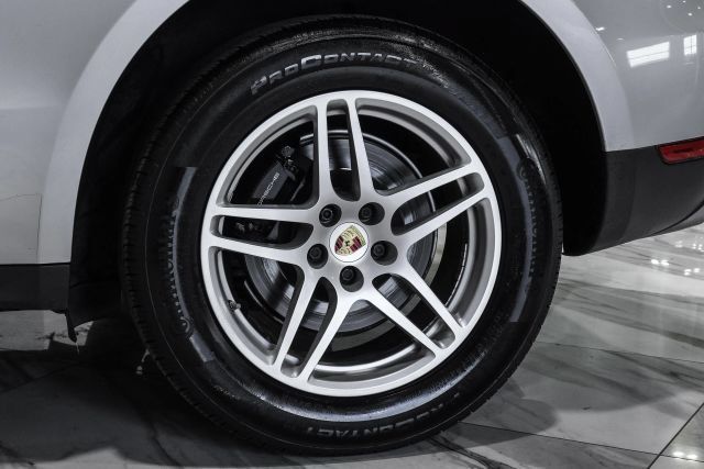 Used 2018 Porsche Macan Sport Edition AWD/4WD image 54