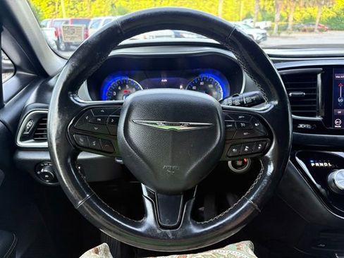 Used 2019 Chrysler Pacifica Touring Plus FWD image 13
