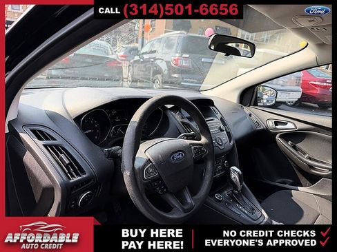 Used 2016 Ford Focus SE FWD image 8