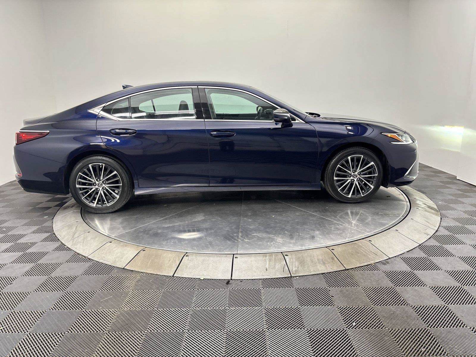 Used 2022 Lexus ES 350 w/ Premium Package FWD image 17