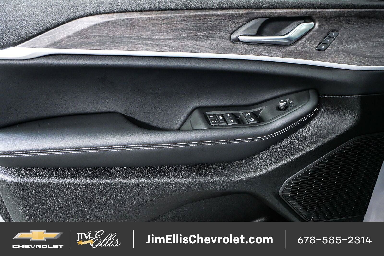 Used 2025 Jeep Grand Cherokee Limited w/ Black Appearance Package RWD image 6