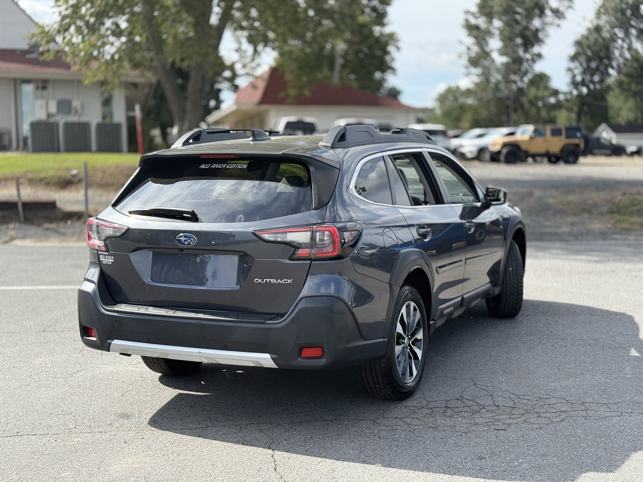 Used 2023 Subaru Outback Limited AWD/4WD image 9