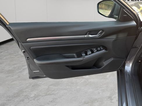 Used 2023 Nissan Altima 2.5 SV image 26