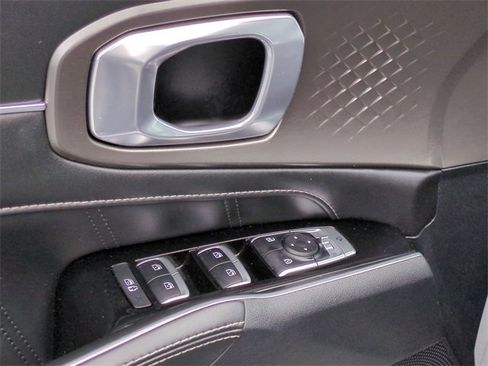 Used 2023 Kia Sorento SX image 25