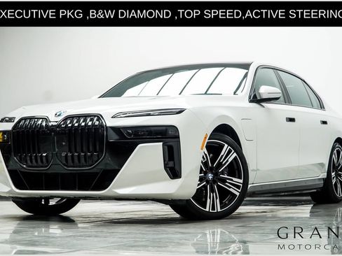 Used 2025 BMW 750e xDrive w/ Executive Package AWD/4WD image 1