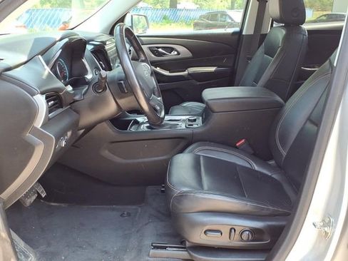 Used 2021 Chevrolet Traverse RS AWD/4WD image 13