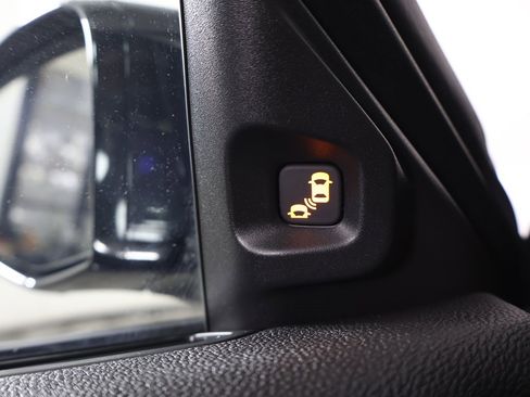 Used 2025 Acura MDX SH-AWD image 36