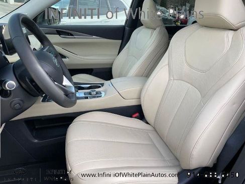 Certified 2025 INFINITI QX60 Luxe w/ Vision Package AWD/4WD image 6