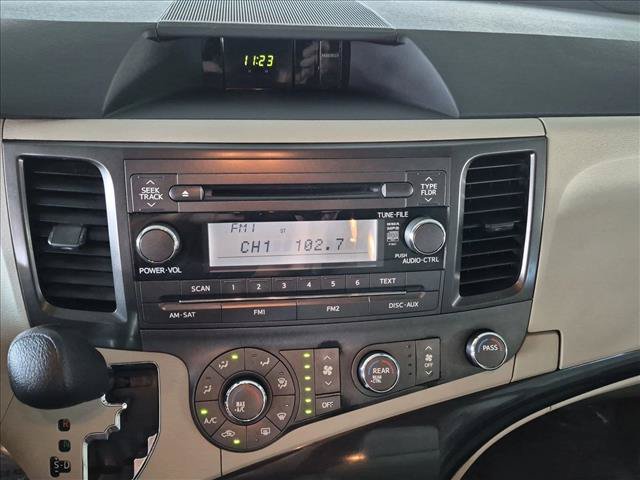 Used 2013 Toyota Sienna L FWD image 13