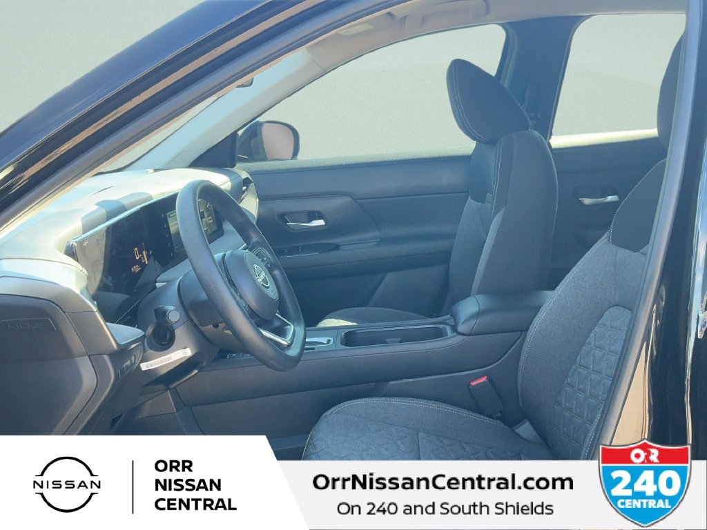 Used 2025 Nissan Kicks SV FWD image 17