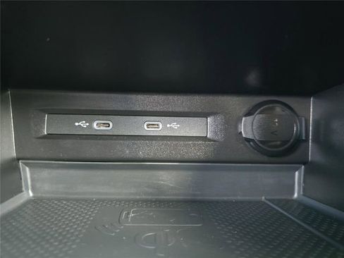 Used 2023 Volkswagen Tiguan SE FWD image 17