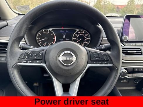 Used 2025 Nissan Altima 2.5 SV FWD image 19