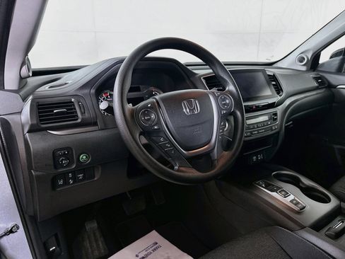 Used 2023 Honda Ridgeline Sport image 9