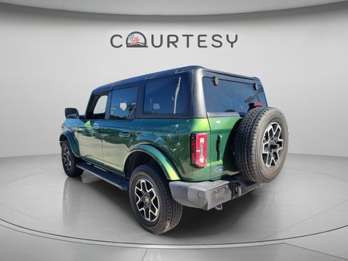 Used 2023 Ford Bronco Outer Banks AWD/4WD image 2