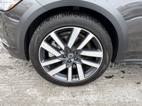 Certified 2023 Volvo V90 B6 Cross Country Plus w/ Climate Package image 10