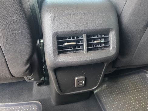 Used 2022 Chevrolet Equinox LS FWD image 10