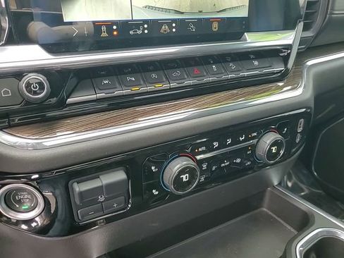 Used 2024 Chevrolet Silverado 1500 LT Trail Boss w/ LT Trail Boss Premium Package image 22