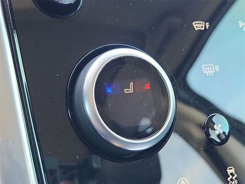 Used 2021 Land Rover Discovery Sport S image 28