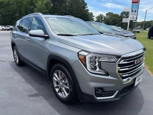 Certified 2024 GMC Terrain SLT AWD/4WD image 3