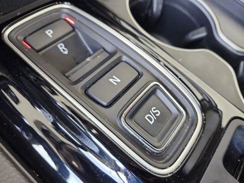 Used 2025 Honda Pilot Touring image 15