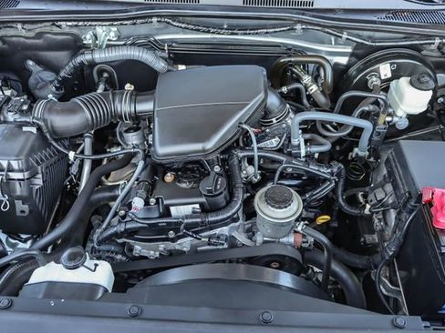 Used 2020 Toyota Tacoma SR5 image 29