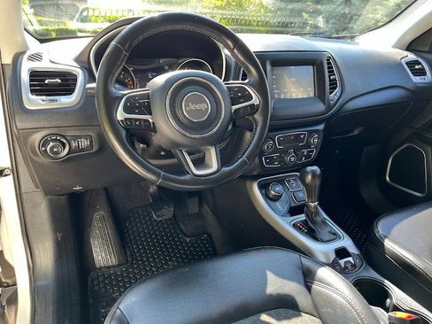 Used 2019 Jeep Compass Latitude w/ Popular Equipment Group AWD/4WD image 10