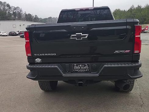 Used 2025 Chevrolet Silverado 2500 ZR2 image 6