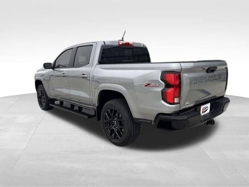Used 2025 Chevrolet Colorado Z71 w/ Technology Package image 3