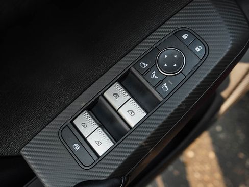 New 2025 Mitsubishi Outlander SE image 17