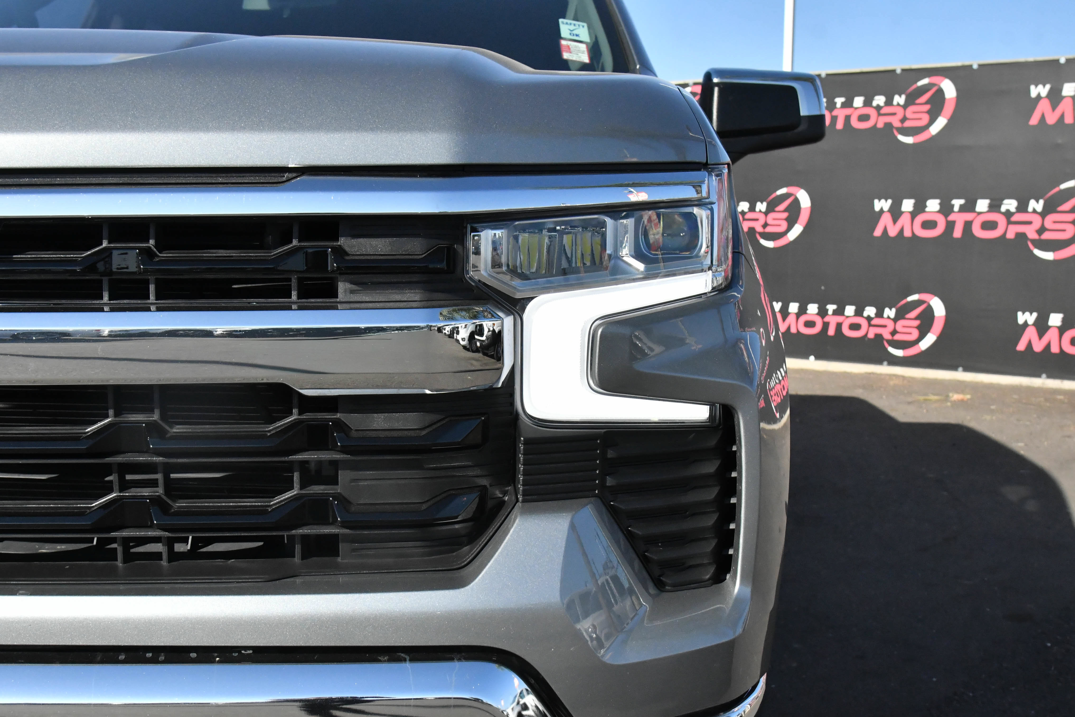 Used 2024 Chevrolet Silverado 1500 LT AWD/4WD image 11