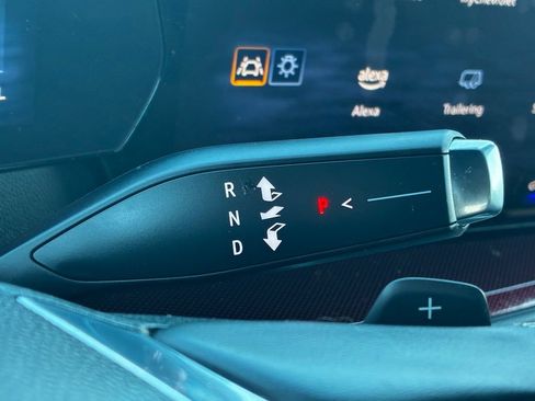 Used 2025 Chevrolet Traverse Z71 AWD/4WD image 15