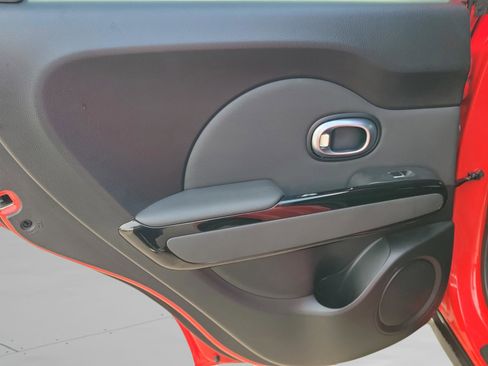 Used 2019 Kia Soul + w/ Audio Package image 12