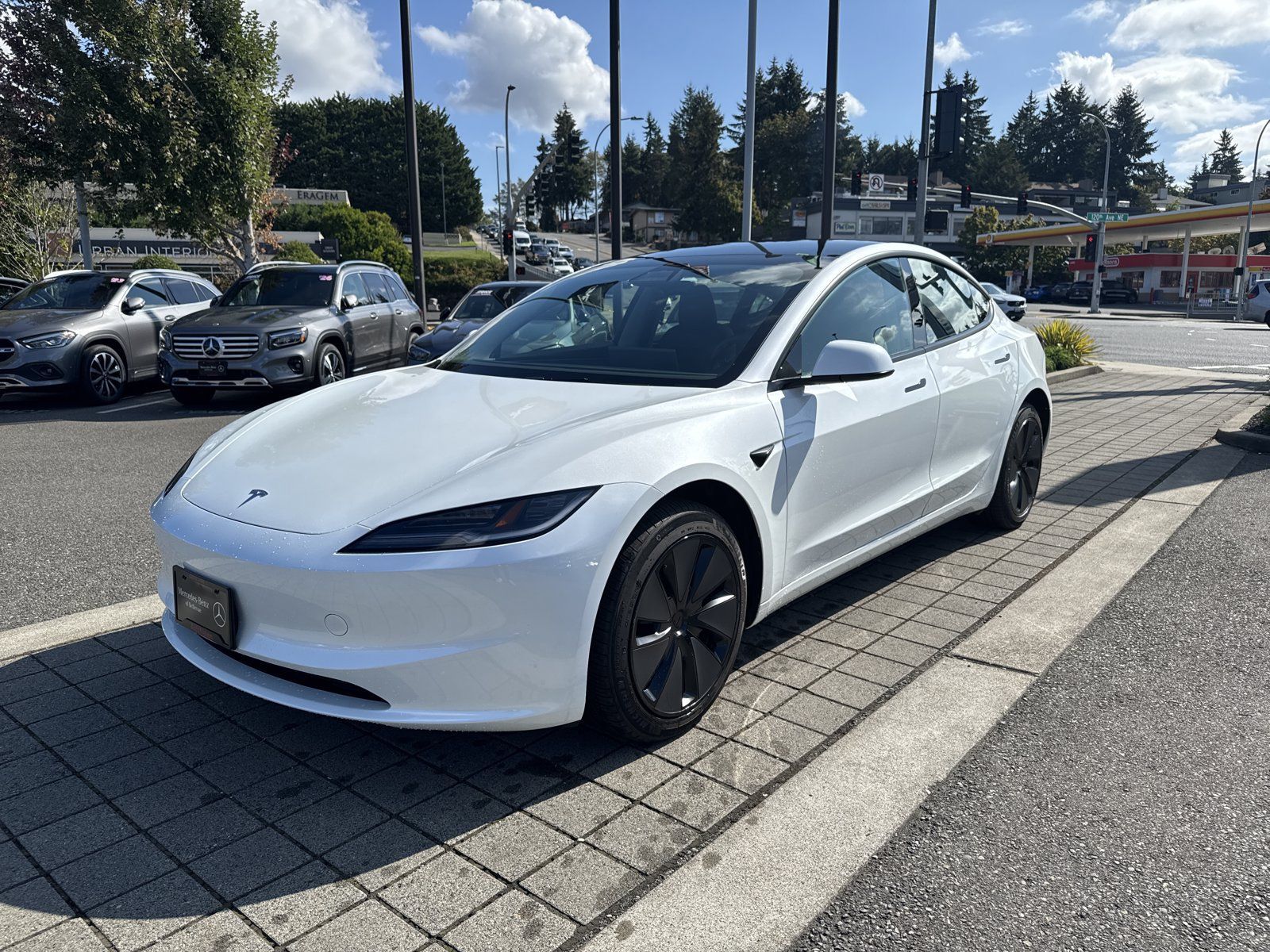 Used 2025 Tesla Model 3 Long Range RWD image 2