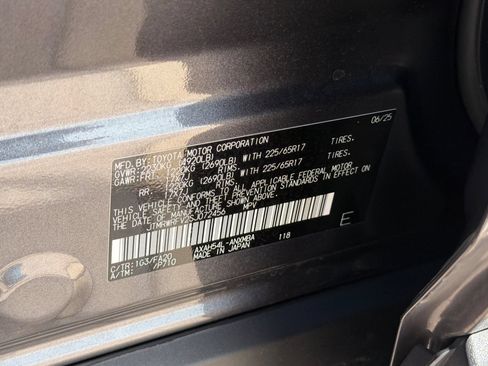 Used 2025 Toyota RAV4 XLE AWD/4WD image 35