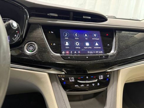 Used 2021 Cadillac XT6 Premium Luxury FWD image 17