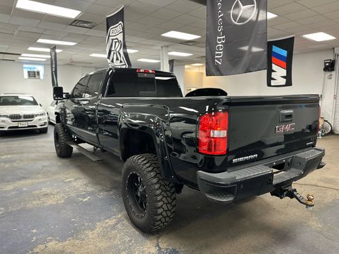 Used 2016 GMC Sierra 3500 Denali w/ Duramax Plus Package image 10