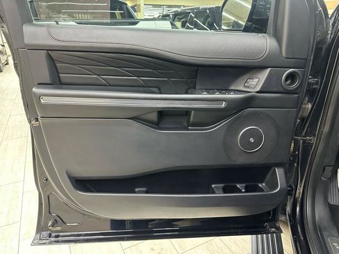 Used 2020 Ford Expedition Platinum AWD/4WD image 18