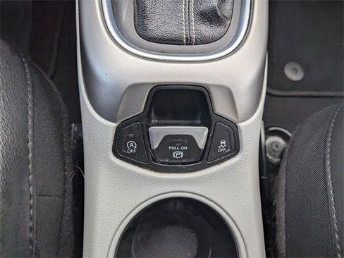 Certified 2021 Jeep Compass Latitude image 17