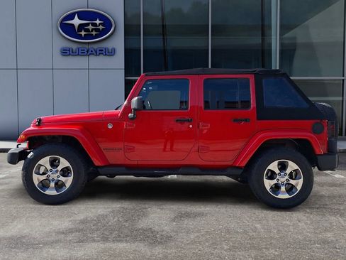 Used 2016 Jeep Wrangler Unlimited Sahara w/ Connectivity Group image 7