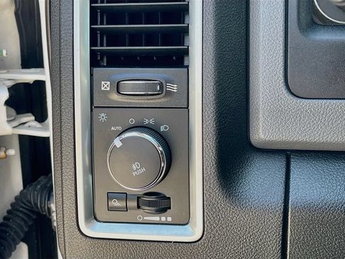 Used 2019 RAM 1500 Big Horn AWD/4WD image 10