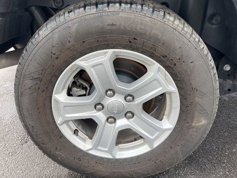 Used 2023 Jeep Wrangler Sport S image 18